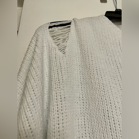 POL brand oversized distressed white sweater with hood, size L - Picture 6 of 10